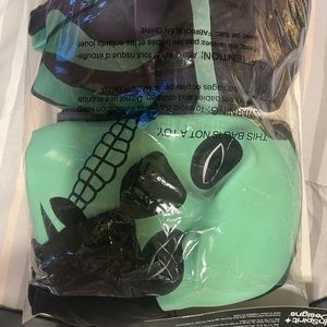 Fortnite boys large 10-12 skull trooper